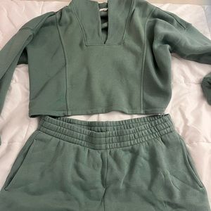 Z supply two piece sweatshirt set size L